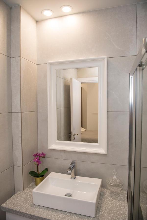 Skin Suites-Luxury Living Nicosia Exterior foto